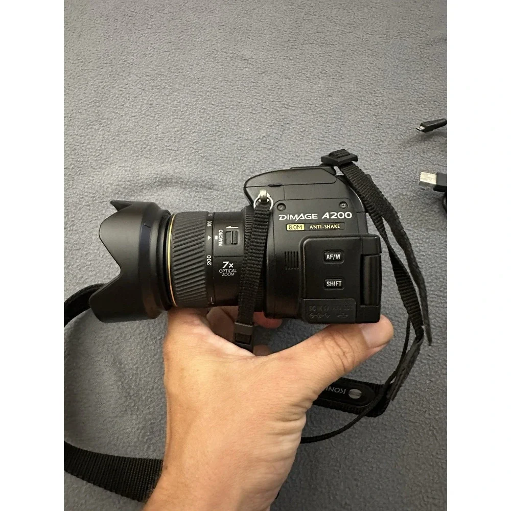 Konica Minolta DiMAGE A200 8.0MP Digital Bridge Camera 7X Zoom Anti-Shake Black